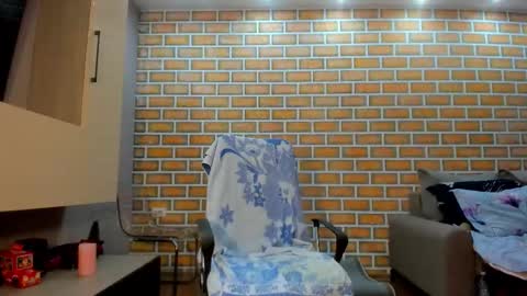 Anna   online show from November 15, 2025, 4:03 pm