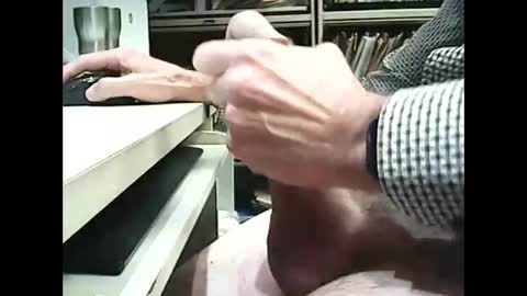 Snapshot of 01quebecboy69 chatting on October 27, 2025, 7:40 pm 01quebecboy69 online show from October 27, 2025, 7:40 pm