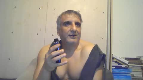 Snapshot of 0luvmonkey chatting on November 7, 2025, 11:38 pm 0luvmonkey online show from November 7, 2025, 11:38 pm