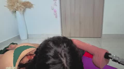 Steven  e online show from September 15, 2025, 8:31 pm