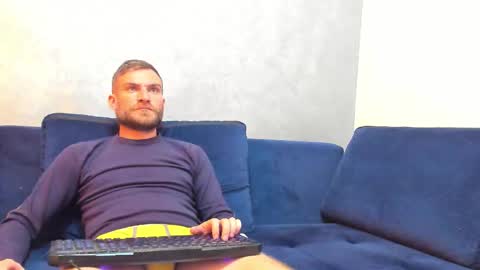 Snapshot of 10in_deluxe chatting on February 19, 2025, 10:01 am 10in_deluxe online show from February 19, 2025, 10:01 am