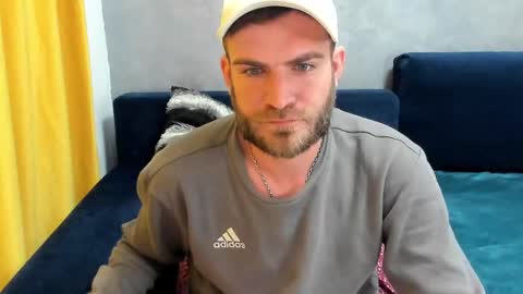 Snapshot of 10in_deluxe chatting on March 1, 2025, 5:20 am 10in_deluxe online show from March 1, 2025, 5:20 am