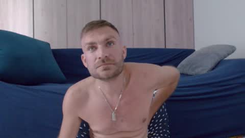 Snapshot of 10in_deluxe chatting on October 15, 2025, 7:19 am 10in_deluxe online show from October 15, 2025, 7:19 am