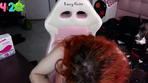 111lucygrim111 online show from January 25, 2025, 1:54 am