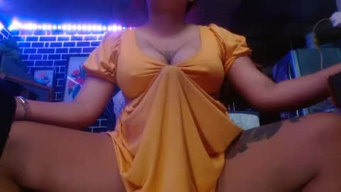  i am trixie im Your Selfsucking Mistress  online show from September 12, 2025, 2:33 am