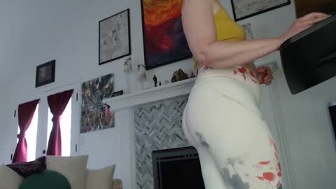 Aurora Willows online show from February 6, 2025, 8:56 pm