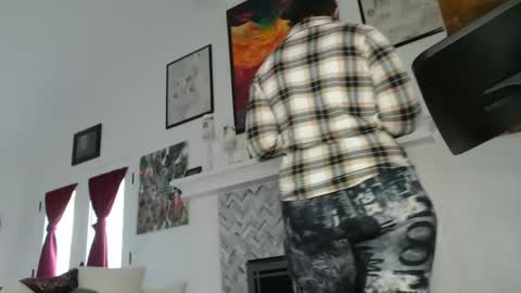 Aurora Willows online show from February 8, 2025, 3:31 pm