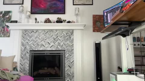 Aurora Willows online show from March 9, 2025, 2:21 pm