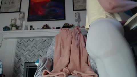 Aurora Willows online show from February 3, 2026, 6:40 am