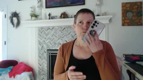 Aurora Willows online show from April 18, 2026, 9:15 pm