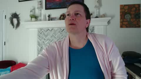 Aurora Willows online show from April 20, 2026, 10:07 am