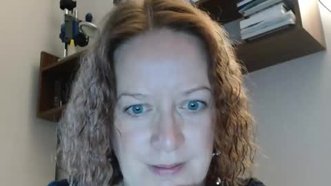 12ennie online show from October 15, 2025, 6:46 am