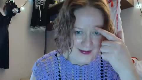 12ennie online show from November 12, 2025, 7:42 am