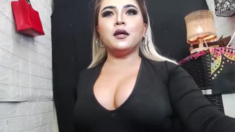 sexy kia online show from November 28, 2025, 6:49 am