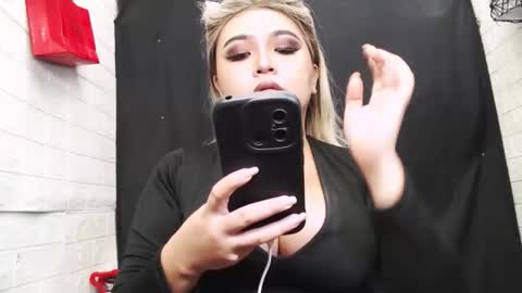 sexy kia online show from December 22, 2025, 7:27 am