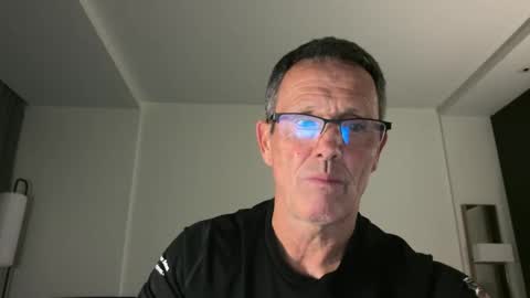 Snapshot of 13glanmorfa chatting on December 14, 2025, 6:08 am 13glanmorfa online show from December 14, 2025, 6:08 am