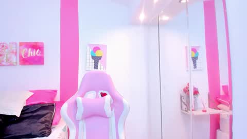 Scarlette  online show from February 5, 2025, 6:56 am