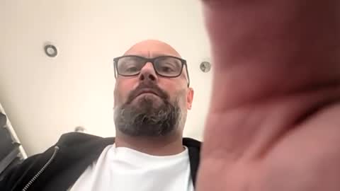 15chells online show from May 3, 2026, 4:57 pm