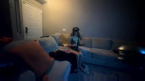 Snapshot of 1980latinocouple chatting on March 2, 2025, 7:21 am 1980latinocouple online show from March 2, 2025, 7:21 am