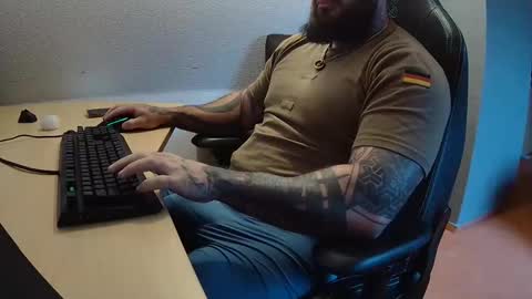 19andre90 online show from November 7, 2025, 7:52 am