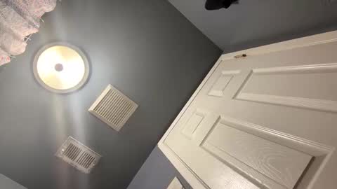 19bbc88 online show from November 21, 2025, 4:22 am