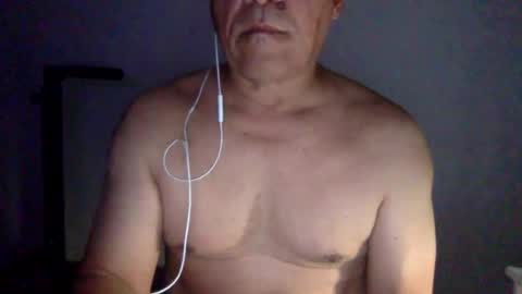 Snapshot of 1_maxx_1 chatting on August 5, 2026, 5:21 am 1_maxx_1 online show from August 5, 2026, 5:21 am