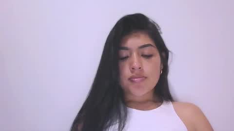 Hello soy bonnie  online show from April 23, 2026, 8:44 pm