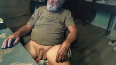 Snapshot of 1handyanddee chatting on May 5, 2026, 1:35 am 1handyanddee online show from May 5, 2026, 1:35 am