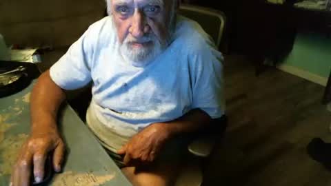 Snapshot of 1handyanddee chatting on May 16, 2026, 2:19 am 1handyanddee online show from May 16, 2026, 2:19 am
