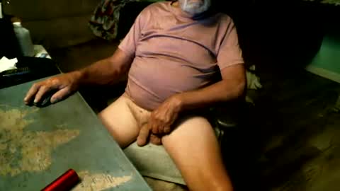 Snapshot of 1handyanddee chatting on June 17, 2026, 1:30 am 1handyanddee online show from June 17, 2026, 1:30 am