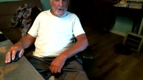 Snapshot of 1handyanddee chatting on June 29, 2026, 12:17 am 1handyanddee online show from June 29, 2026, 12:17 am