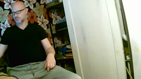 1hotbaldguy online show from February 17, 2026, 6:54 am