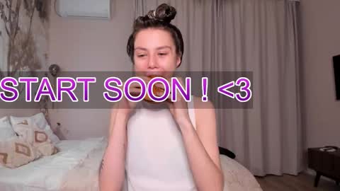 Snapshot of 1i1ypa1mer chatting on November 4, 2025, 3:44 pm Lily 3 online show from November 4, 2025, 3:44 pm