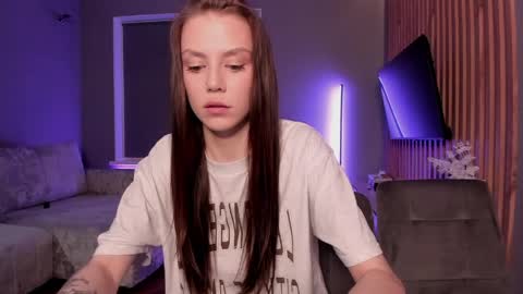 Lily 3 online show from May 10, 2026, 10:04 pm