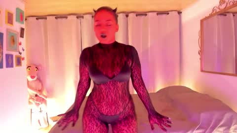 laiaa rivas online show from October 26, 2025, 3:12 am