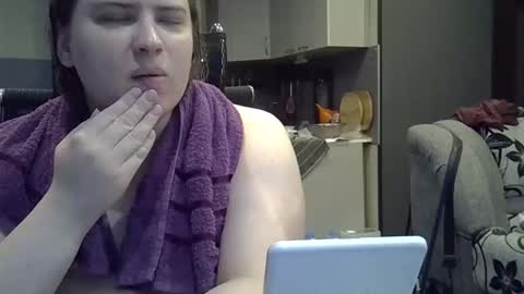 1LINDSEY1 online show from September 12, 2025, 8:25 am