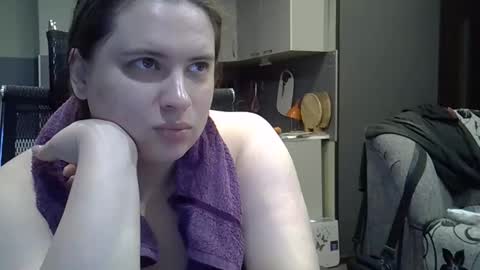 1LINDSEY1 online show from September 21, 2025, 2:40 pm