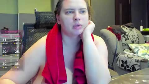 1LINDSEY1 online show from November 10, 2025, 11:53 am