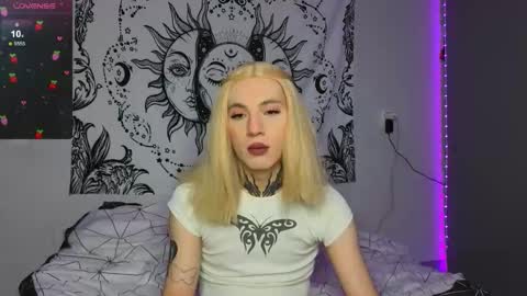 Snapshot of 1lola4ka chatting on October 23, 2025, 6:28 pm Michelle online show from October 23, 2025, 6:28 pm