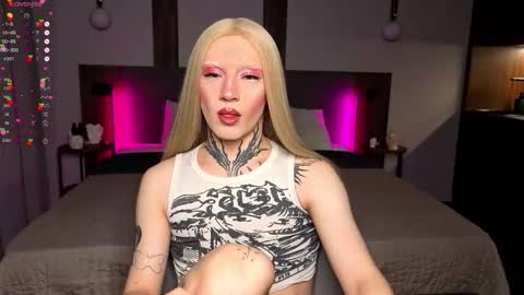 Snapshot of 1lola4ka chatting on February 6, 2026, 5:27 pm Michelle online show from February 6, 2026, 5:27 pm