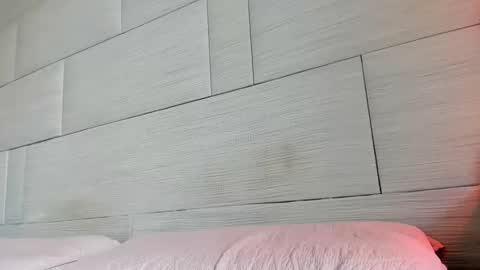 Onna online show from February 12, 2025, 7:35 pm