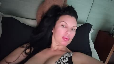 Onna online show from July 27, 2026, 2:57 pm