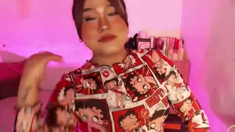 1lovelymess online show from April 21, 2026, 3:02 am