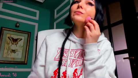 Moona  online show from February 15, 2025, 1:16 pm