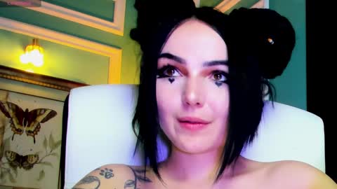 Moona  online show from March 8, 2025, 12:11 am