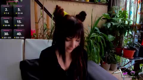 Moona  online show from September 24, 2025, 7:23 am