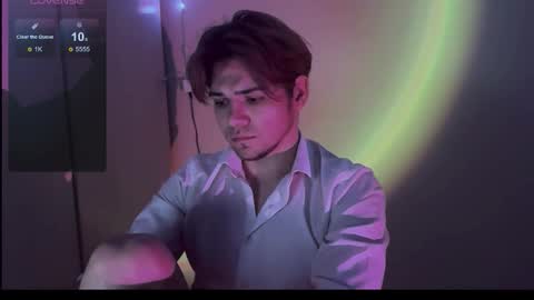 1roberttt online show from October 8, 2025, 9:01 pm