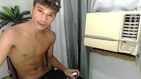 1sweetloverxx online show from April 19, 2026, 4:39 pm