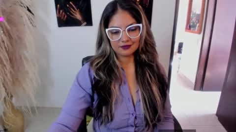 1wayra online show from March 8, 2025, 2:08 pm