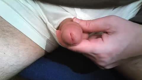 2001uwuk online show from November 30, 2025, 8:57 pm